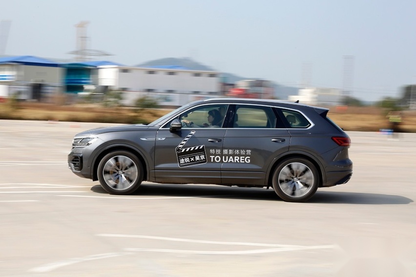 为什么是最具性价比豪华SUV？试驾全新大众途锐