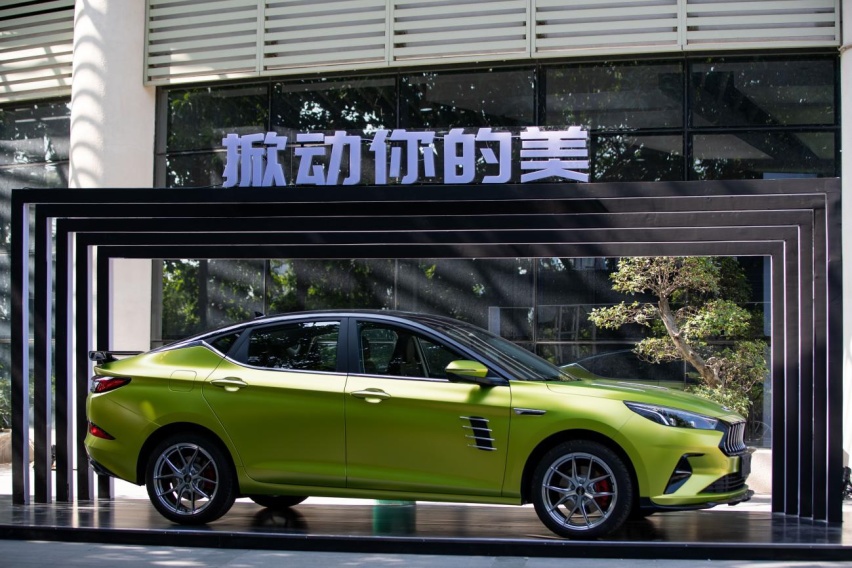 嘉悦A5和荣威i5大PK，谁是夏季出行的最优选？