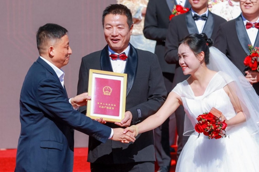 不愧是吉利！亚运排面车队炸街，极氪婚礼首秀简直泰裤辣！