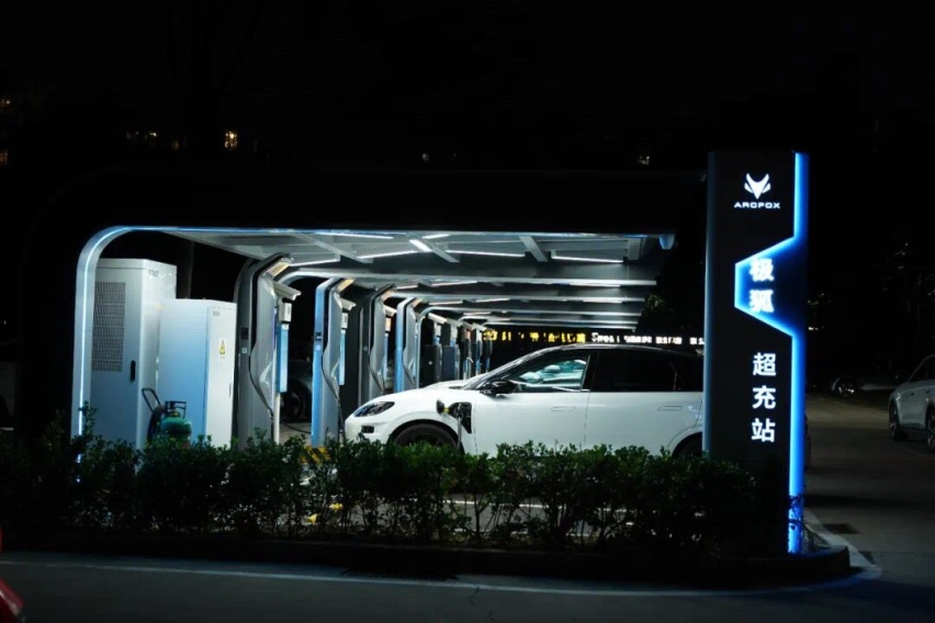 极狐阿尔法S 全新HI版终于交付，首批车主怎么说？