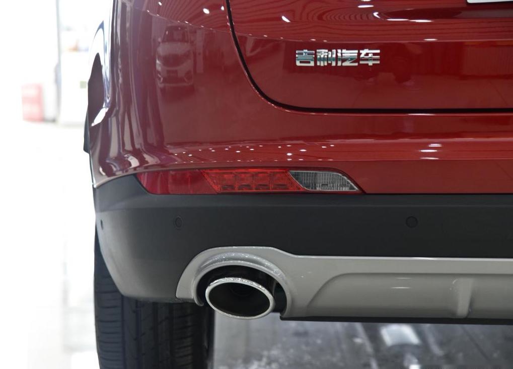 15万买紧凑型运动SUV，名爵HS和吉利星越怎么选？