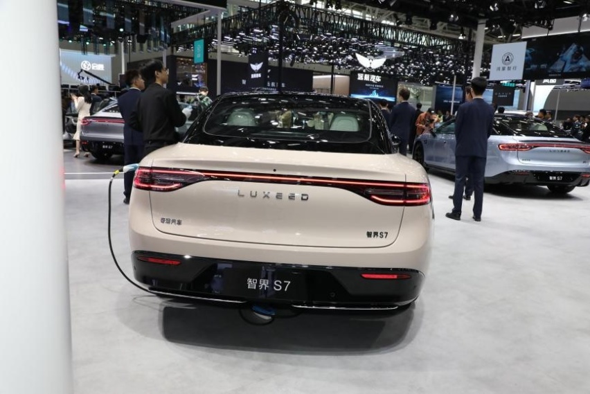 奇瑞和华为强强联手，智界S7上市，和Model 3比怎么样