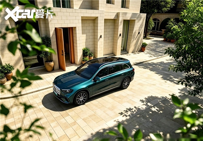 预算30万左右性价比高的豪华SUV推荐：全新奔驰纯电GLC高能选手登场