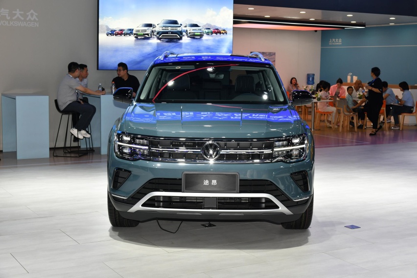 售价下调4.6万，搭2.0T发动机+7座布局，这款大众途昂如何？