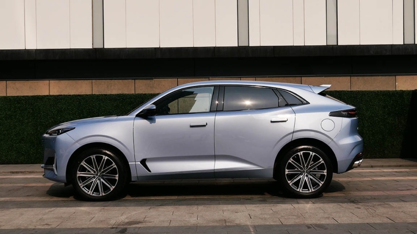 2.0T+四驱！颜值爆表，15.79万起长安UNI-K贵吗？