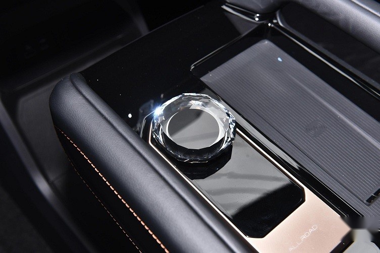 方盒子也卷？奇瑞iCAR 03上市，要个性还是要性能？  要素过多！纯