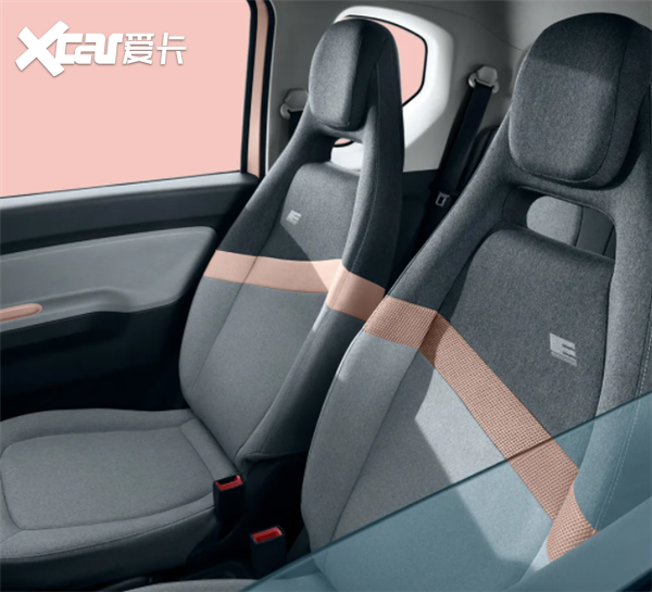 新车预告宏光miniev新车型内饰泄露月底上市