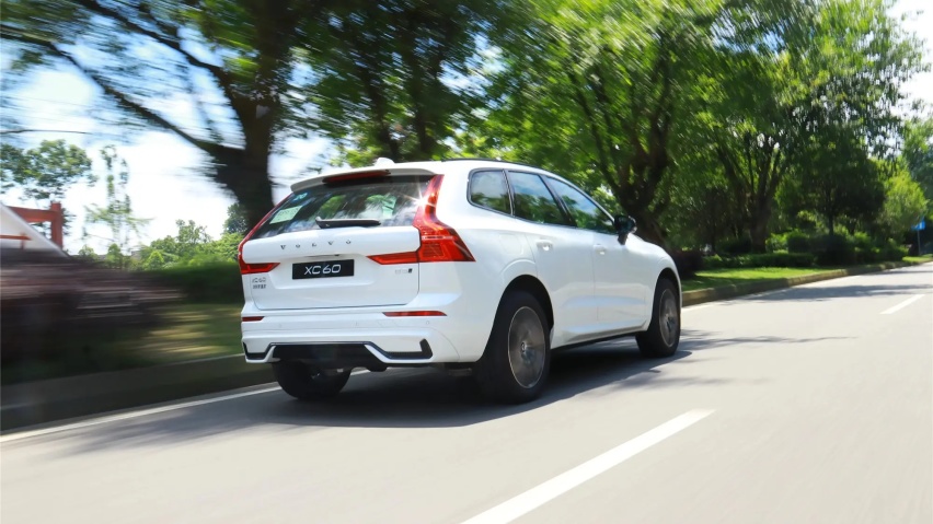 终端优惠9万多，2.0T+8AT+48V轻混，沃尔沃XC60可以入手了