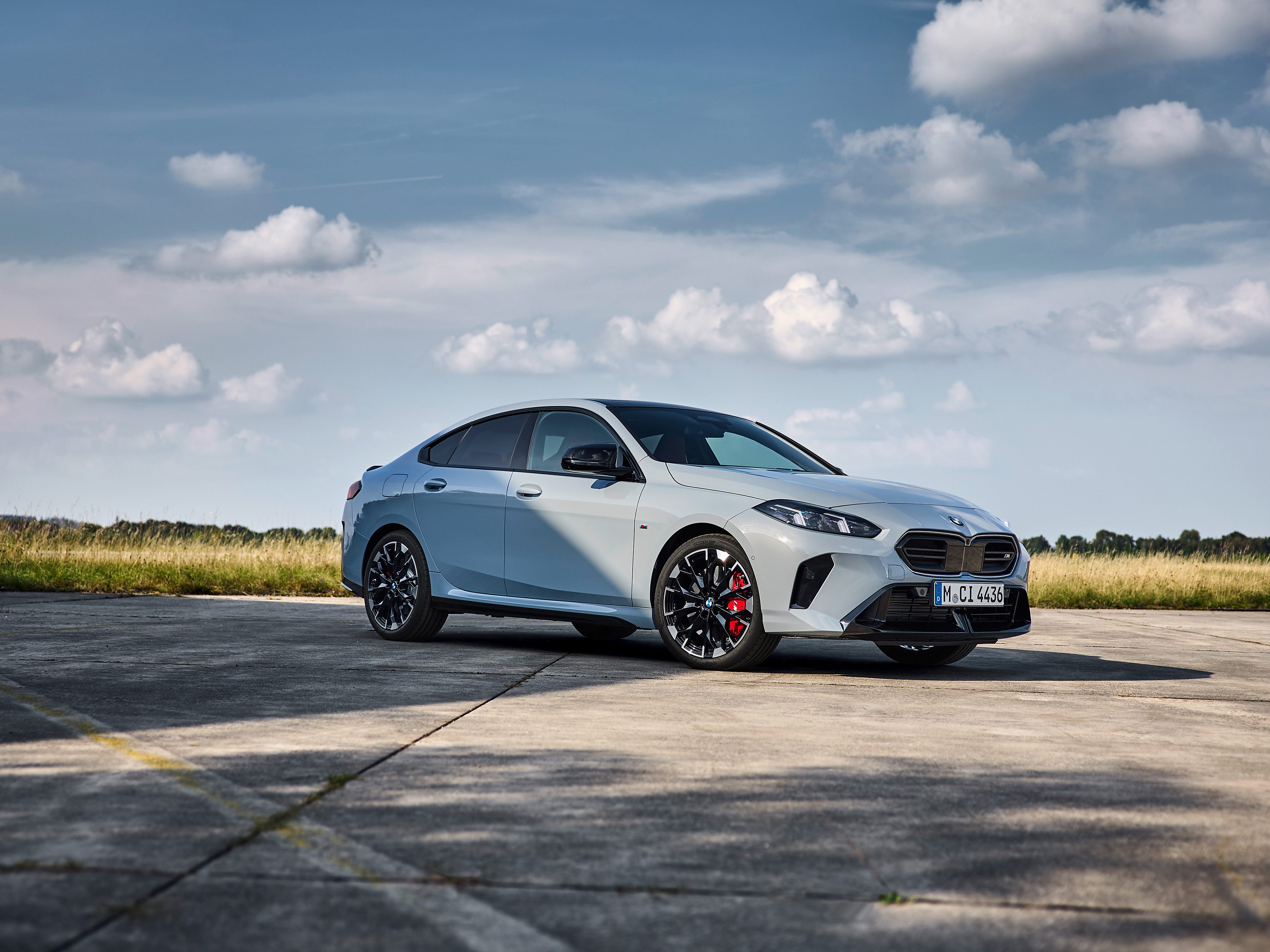 ���R���OӋ����ô�ˣ�ȫ���R2ϵGran Coupe�وD�l����2025