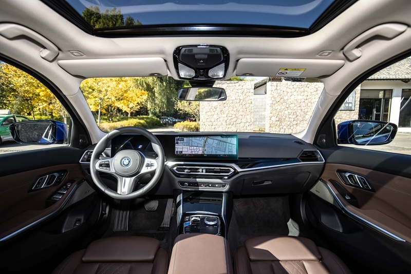 纵情热“i”，自由探享全新BMW i3电动驾趣