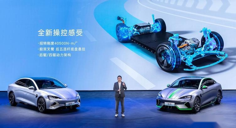 颤抖吧，Model3，比亚迪海豹开启预售，续航700km/零百3.8秒