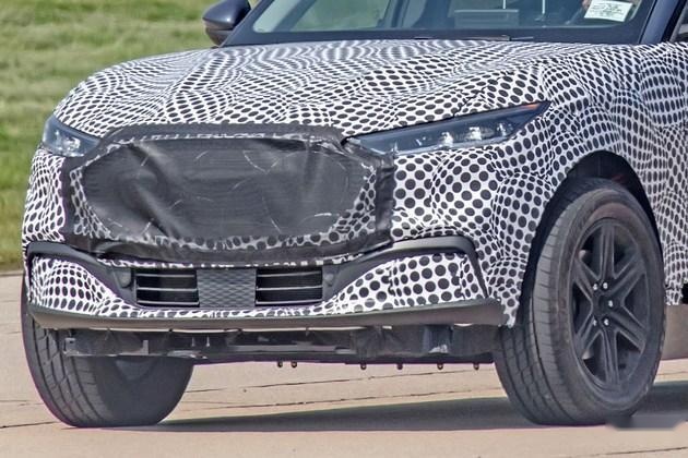 新福特Mustang Mach-E谍照曝光，造型跨界时尚
