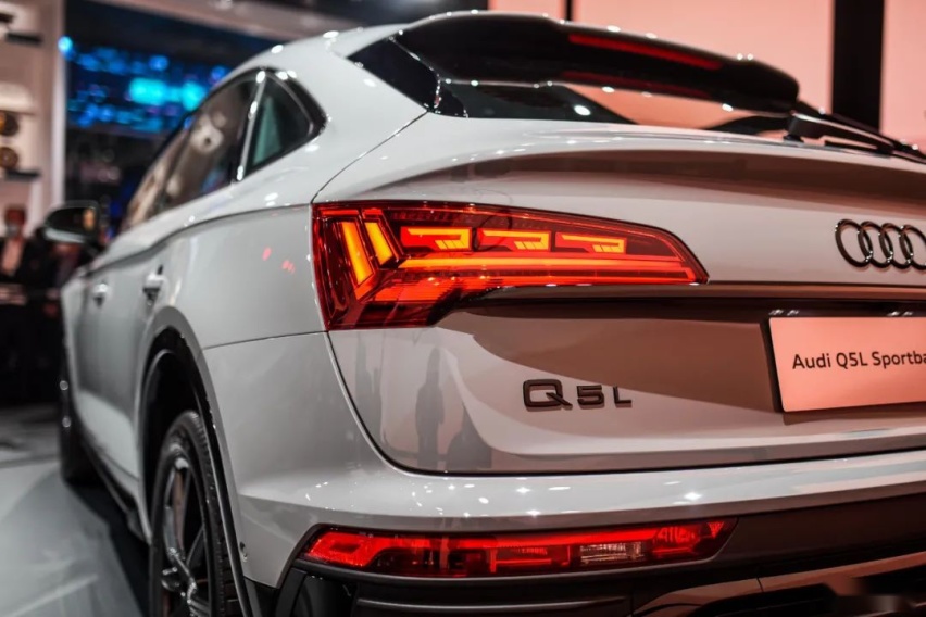 黑标奥迪，帅的一批！全新Q5L Sportback全球首发