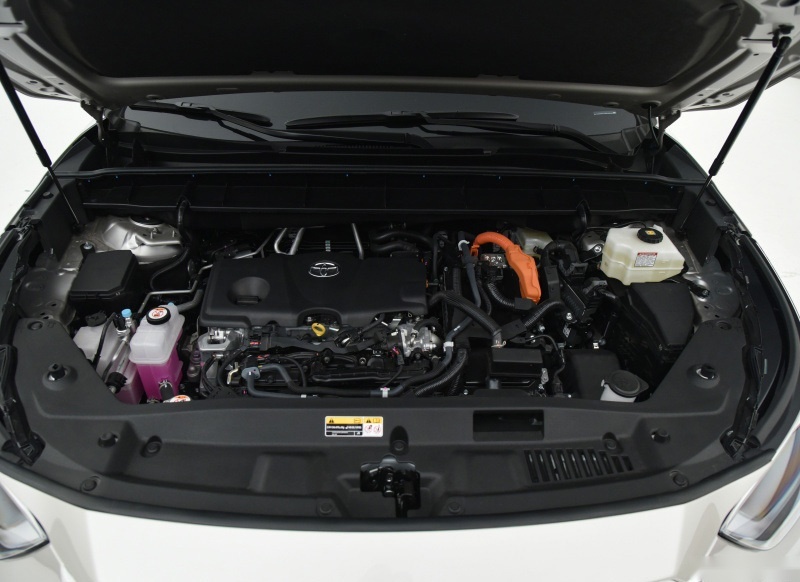 丰田THS加持的7座中型SUV 价格却完全不同 传祺GS8对比汉兰达