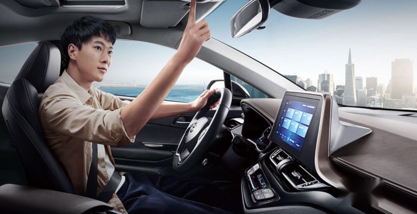 又一丰田SUV“杀疯了”！从15.28万降到11.5万，1公里4毛