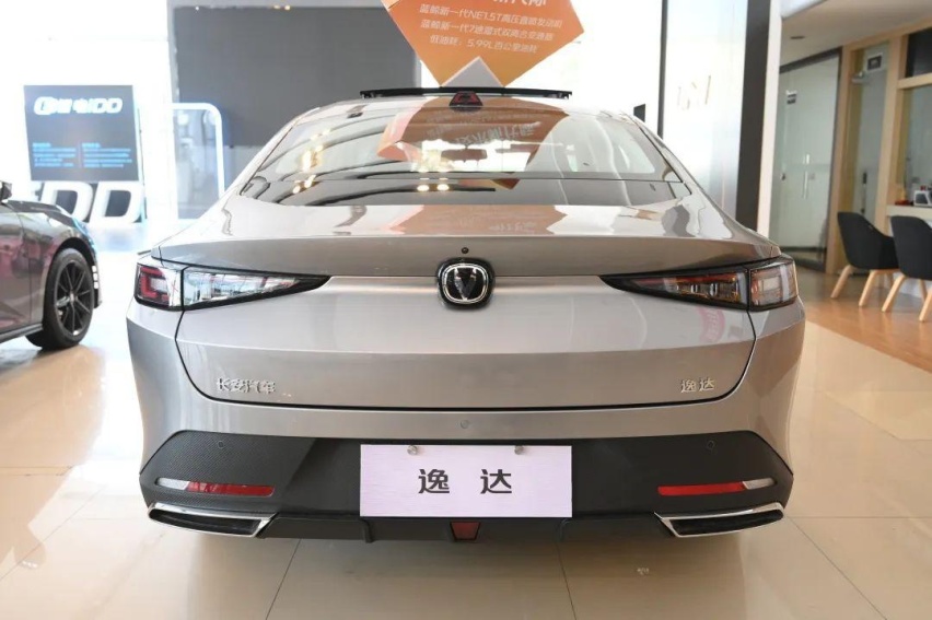 8.99万起，家用新选择！实拍长安逸达