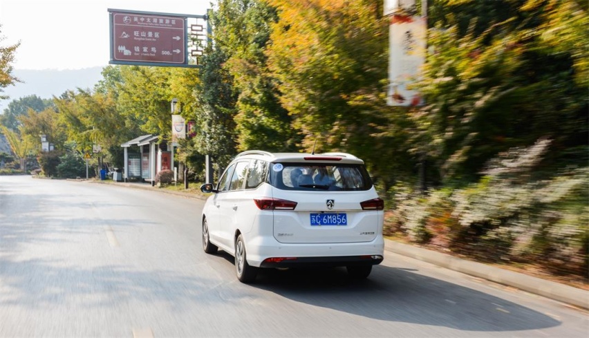 实用6座+CVT！8万级新车空间大又平顺，家用无敌了