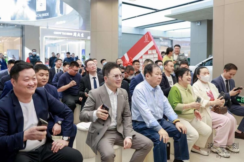赋能全新品质生活 阿维塔体验中心济南奥体龙湖店正式开业