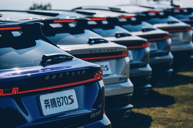 12万元市场唯一2.0T轿跑SUV，一汽奔腾B70S有颜更有劲儿