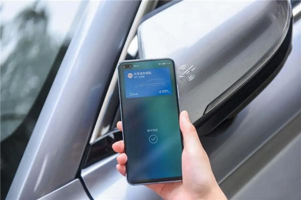 能唱K的沉浸式副驾驶体验？比亚迪宋PLUS，很上头