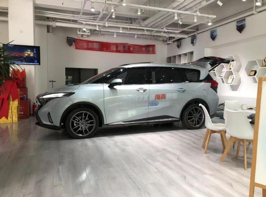 海马7X怎么样？筒簧分离全独立悬挂，多项儿童保护功能