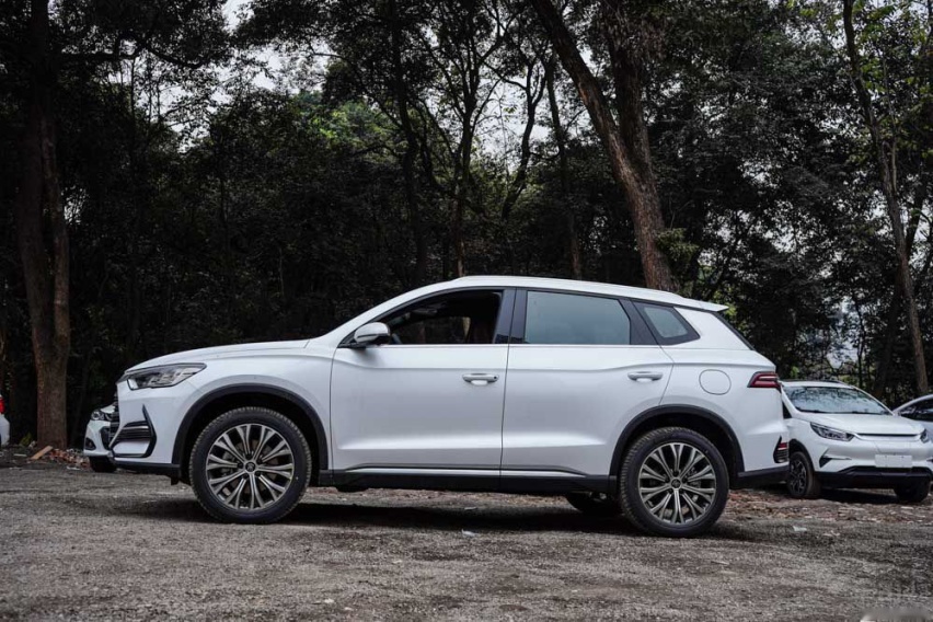 新老混动SUV 欧尚Z6 iDD对比宋Pro DM-i