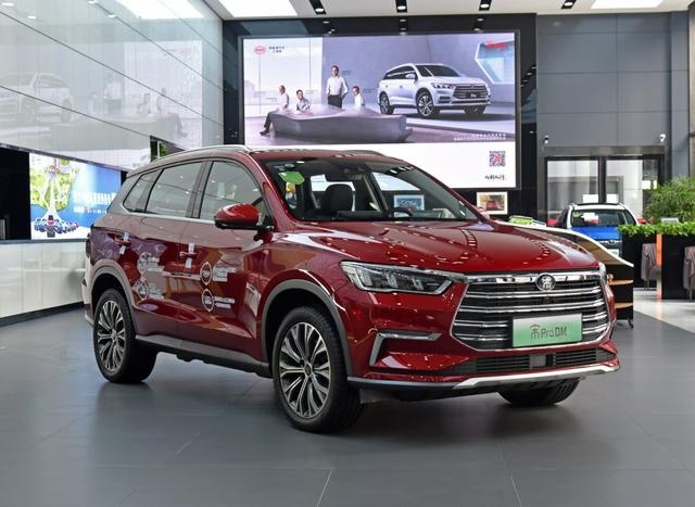 配备全时电四驱的紧凑型SUV，4.7秒破百，一箱油可跑3714km？
