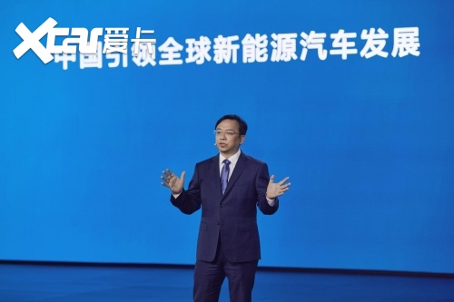 比亚迪云辇，让新能源汽车的行驶更加智能、高效