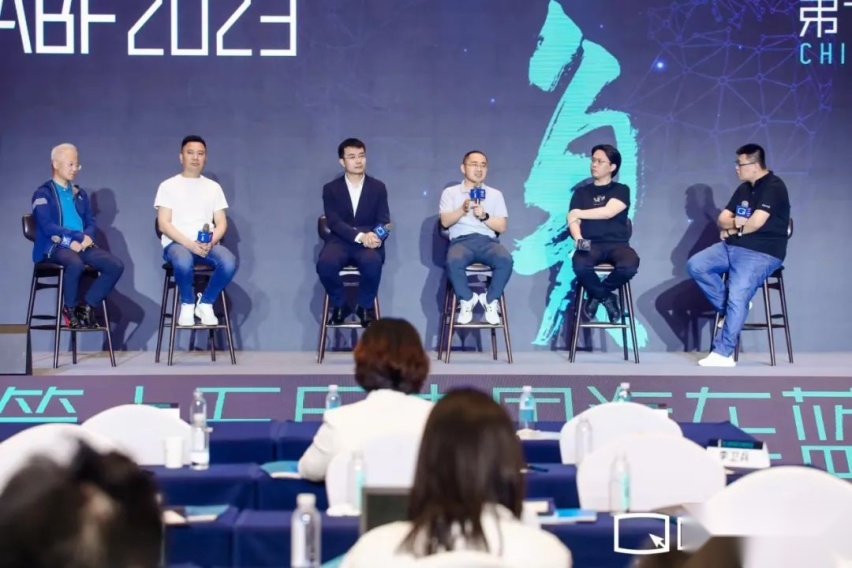 无屏的美国“豪华”新势力，拿什么取胜？