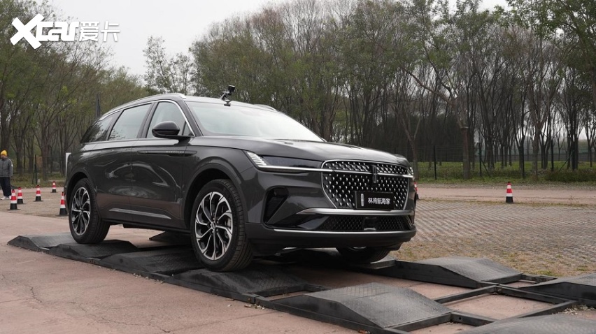 纠结豪华SUV?这场测试让我果断选航海家✨