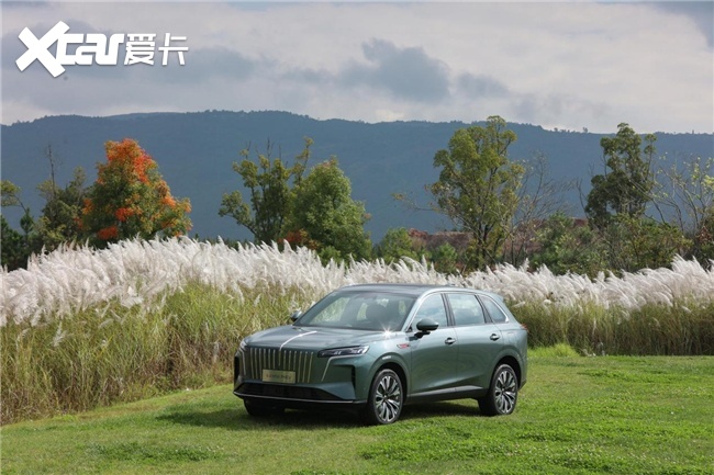 新能源SUV推荐：红旗HS6PHEV解锁家庭出行舒适新标杆