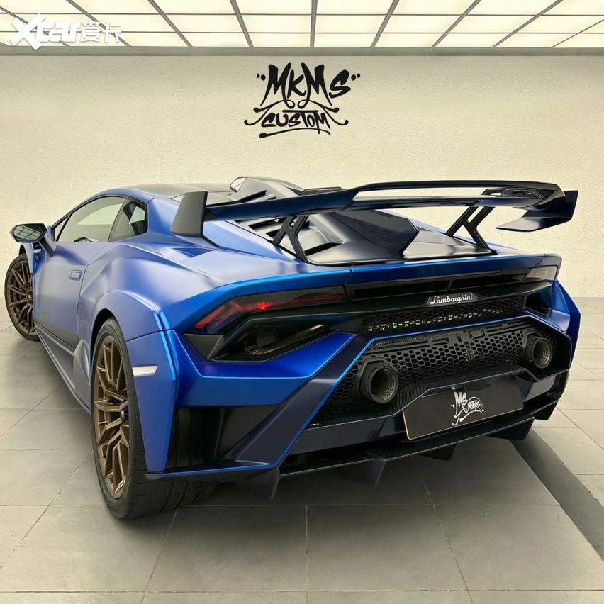 蓝色兰博基尼,车友们觉得效果怎么样?