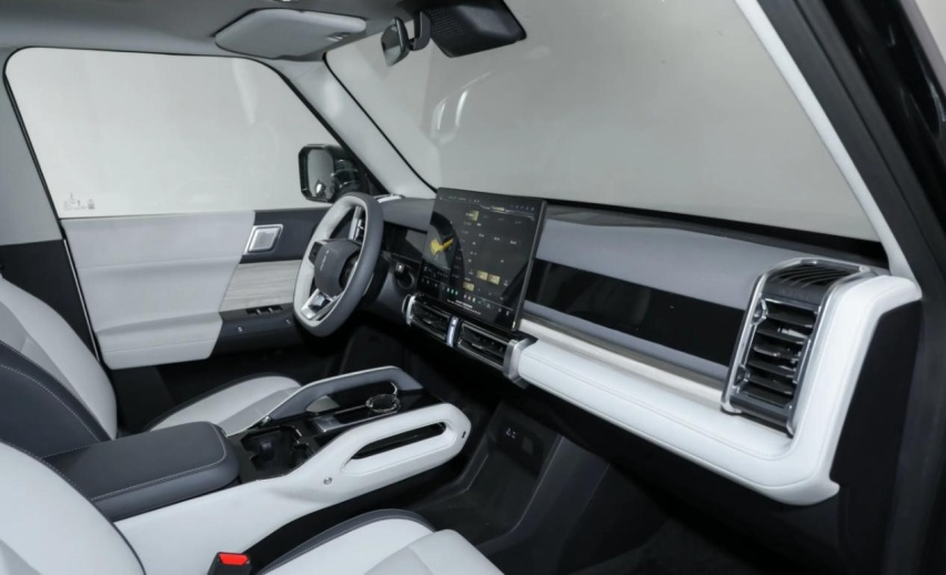 iCAR 03，10.98万元起价的“方盒子”电动车，蜂窝铝底盘