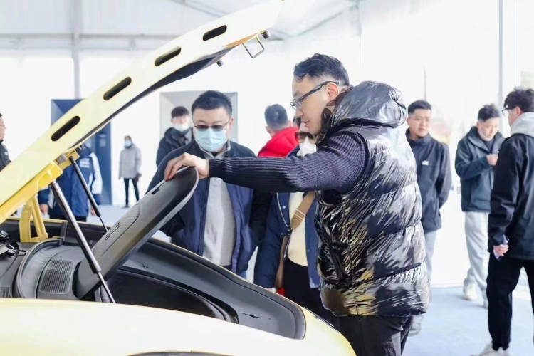 被“前所未有的SUV”所征服 私享体验智己LS7