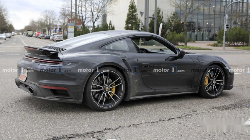 保时捷911 Turbo曝光，主动套件加持，01加速2.5秒