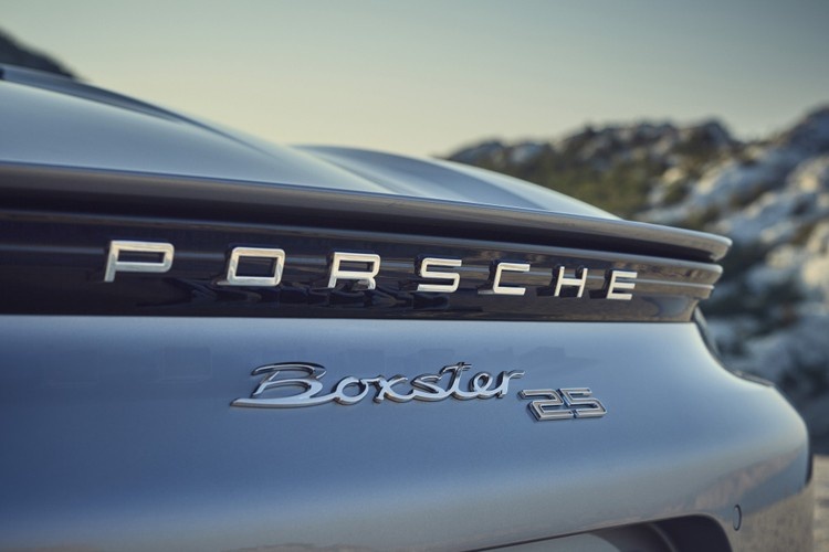 最强两座敞篷车？保时捷718 Boxster纪念版官图