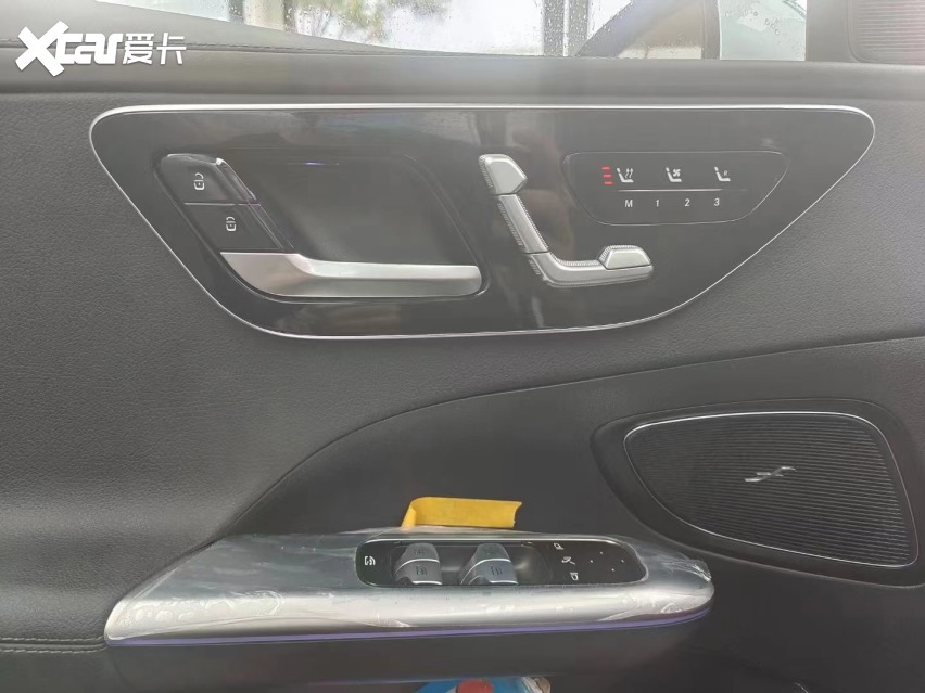 22款奔驰C200升级通风座椅  环视全景360影像 自适应巡航ACC
