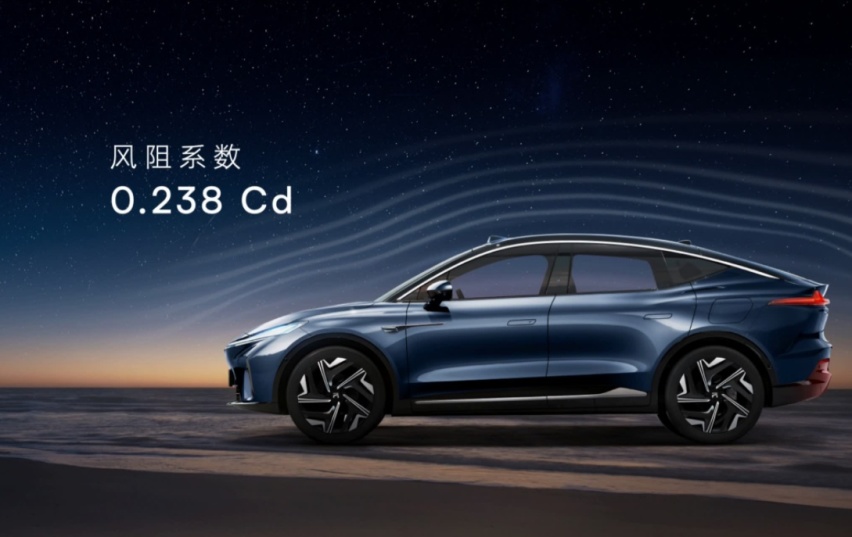 SUV屏霸？2.95m超长轴距+高性能 这新车27.99万起！
