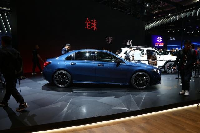 首款国产梅赛德斯-AMG A35L成都车展预售：4.9秒破百