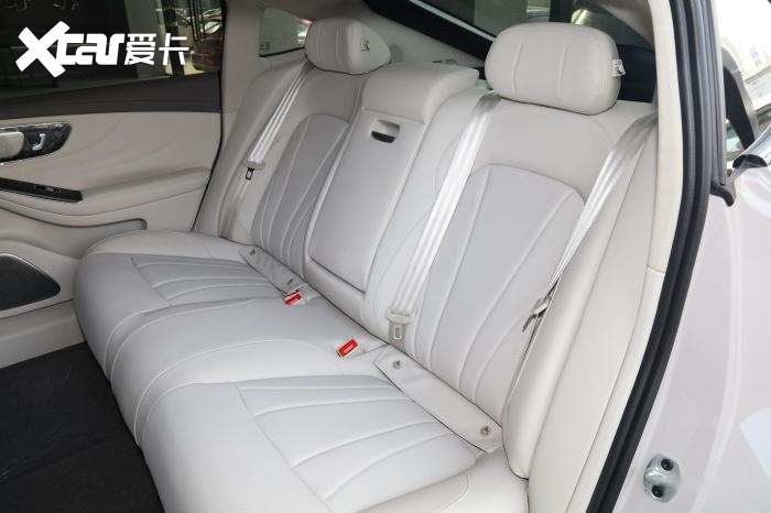 售22.99万起，车长达到5米，最高续航666公里，静态体验飞凡F7