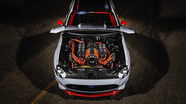 福特Mustang Cobra Jet1400亮相直线加速赛