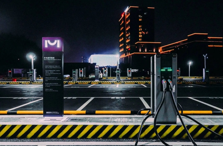 何小鹏：快充的普及，能够让纯电车淘汰混动车
