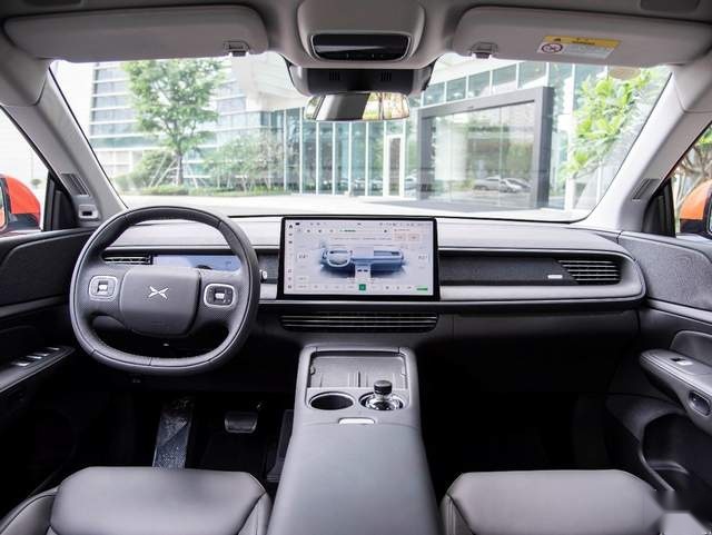 全系配四驱，肩挑特斯拉Model Y，它能带小鹏打个漂亮的翻身仗吗？