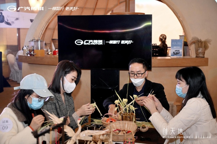 豪华≠昂贵，传祺M8宗师系列售价26.98万起