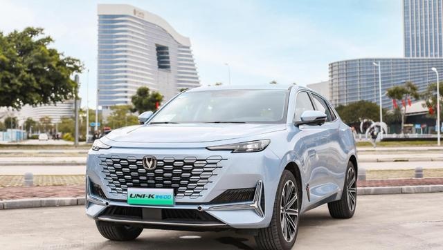 20万预算选插混SUV，护卫舰07和UNI-K 智电iDD谁更值？