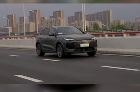 轴距加长+quattro四驱,奥迪Q6L e-tron,35.3万起预售火热开启
