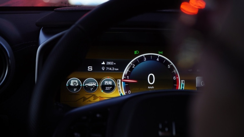 2.0T+8AT+分时四驱+两把锁！驾驶北京BJ40前往可可西里