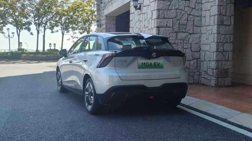 后驱更具驾驶乐趣,10万级运动个性化首选!试驾MG4 EV