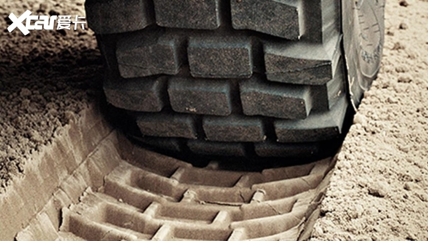 车架可以“拧麻花”？扭转柔性车架，乌尼莫克80周年版