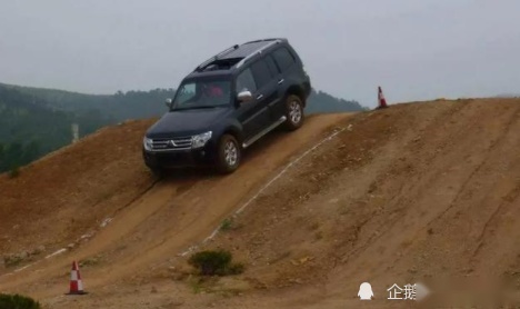 自动挡不是“踩油门就走”这么简单，这些细节要注意，不然要大修